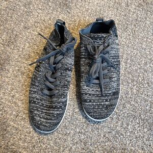 Suavs knit sneakers size 8